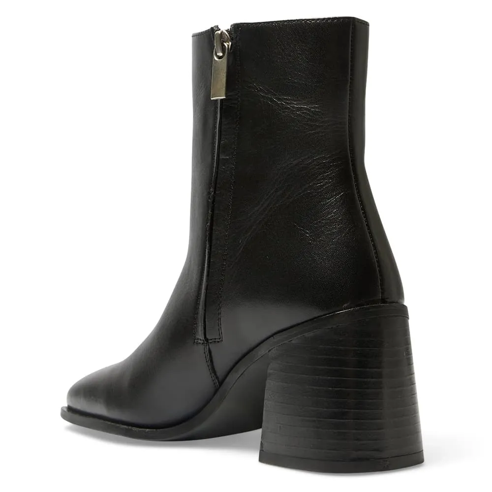 Morocco Boot in Black Leather